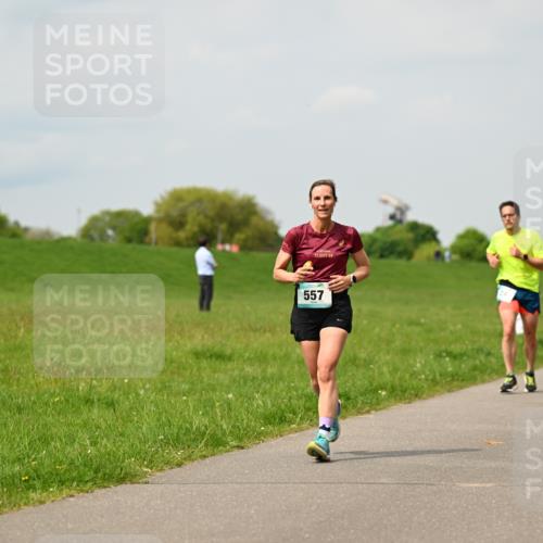 10.05.2026 - 8. Wedeler Halbmarathon Dr. Thomas Lammeyer http://msf.ph/oto/9703819 10.05.2026 11:50:45 Laufen 0975, 557, 381 meine-sportfotos.de
