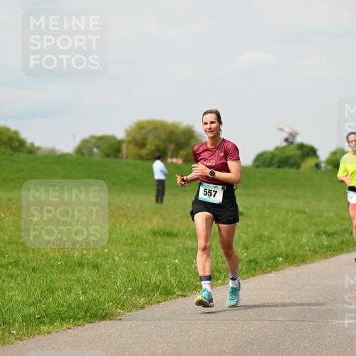10.05.2026 - 8. Wedeler Halbmarathon Dr. Thomas Lammeyer http://msf.ph/oto/9703820 10.05.2026 11:50:45 Laufen 0975, 381, 557 meine-sportfotos.de