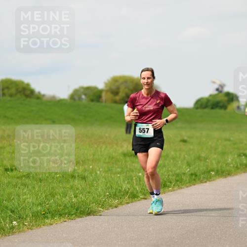 10.05.2026 - 8. Wedeler Halbmarathon Dr. Thomas Lammeyer http://msf.ph/oto/9703822 10.05.2026 11:50:46 Laufen 0975, 381, 557 meine-sportfotos.de