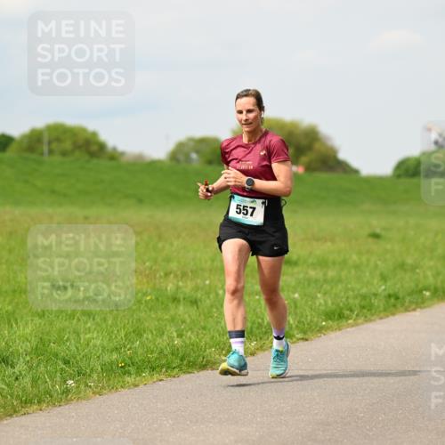 10.05.2026 - 8. Wedeler Halbmarathon Dr. Thomas Lammeyer http://msf.ph/oto/9703833 10.05.2026 11:50:46 Laufen 0975, 557 meine-sportfotos.de
