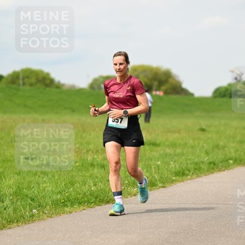 10.05.2026 - 8. Wedeler Halbmarathon Dr. Thomas Lammeyer http://msf.ph/oto/9703834 10.05.2026 11:50:46 Laufen 0975, 381, 557 meine-sportfotos.de
