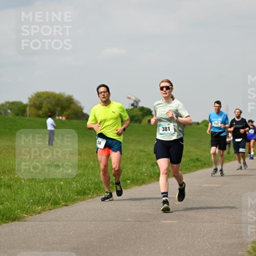 10.05.2026 - 8. Wedeler Halbmarathon Dr. Thomas Lammeyer http://msf.ph/oto/9703842 10.05.2026 11:50:47 Laufen 381, 717 meine-sportfotos.de