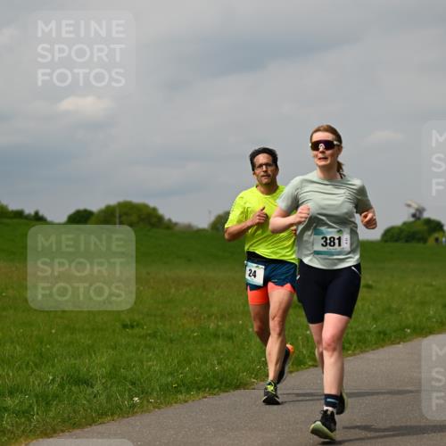 10.05.2026 - 8. Wedeler Halbmarathon Dr. Thomas Lammeyer http://msf.ph/oto/9703861 10.05.2026 11:50:49 Laufen 381 meine-sportfotos.de