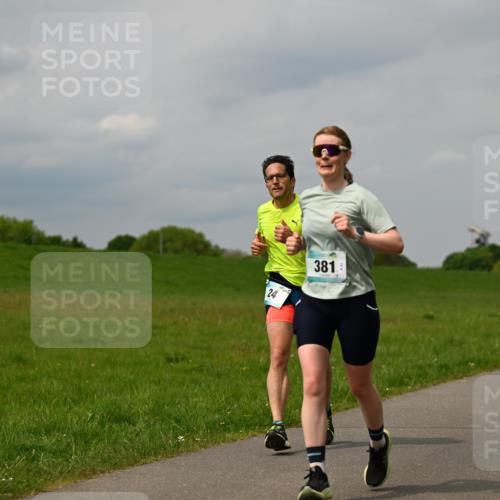 10.05.2026 - 8. Wedeler Halbmarathon Dr. Thomas Lammeyer http://msf.ph/oto/9703864 10.05.2026 11:50:50 Laufen 381 meine-sportfotos.de
