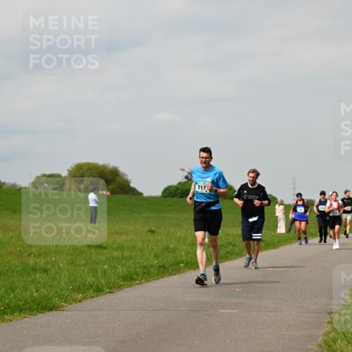 10.05.2026 - 8. Wedeler Halbmarathon Dr. Thomas Lammeyer http://msf.ph/oto/9703869 10.05.2026 11:50:51 Laufen 717 meine-sportfotos.de