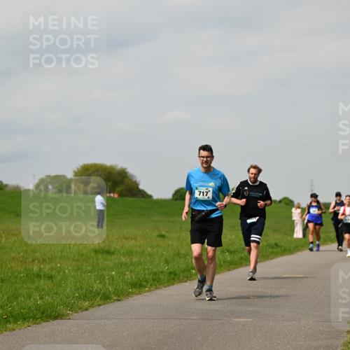 10.05.2026 - 8. Wedeler Halbmarathon Dr. Thomas Lammeyer http://msf.ph/oto/9703875 10.05.2026 11:50:52 Laufen 717, 469 meine-sportfotos.de