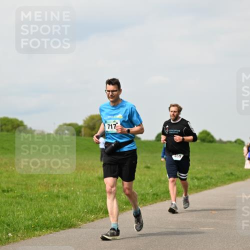 10.05.2026 - 8. Wedeler Halbmarathon Dr. Thomas Lammeyer http://msf.ph/oto/9703888 10.05.2026 11:50:53 Laufen 717, 469 meine-sportfotos.de