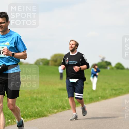 10.05.2026 - 8. Wedeler Halbmarathon Dr. Thomas Lammeyer http://msf.ph/oto/9703902 10.05.2026 11:50:55 Laufen  meine-sportfotos.de