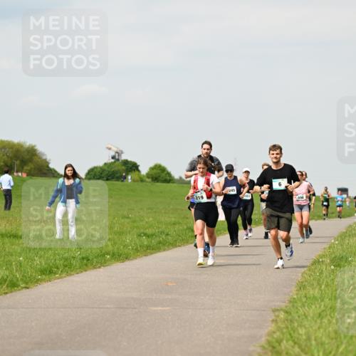 10.05.2026 - 8. Wedeler Halbmarathon Dr. Thomas Lammeyer http://msf.ph/oto/9703921 10.05.2026 11:50:56 Laufen 219, 245, 598 meine-sportfotos.de