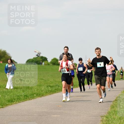 10.05.2026 - 8. Wedeler Halbmarathon Dr. Thomas Lammeyer http://msf.ph/oto/9703925 10.05.2026 11:50:57 Laufen 219, 2245, 2057, 598 meine-sportfotos.de