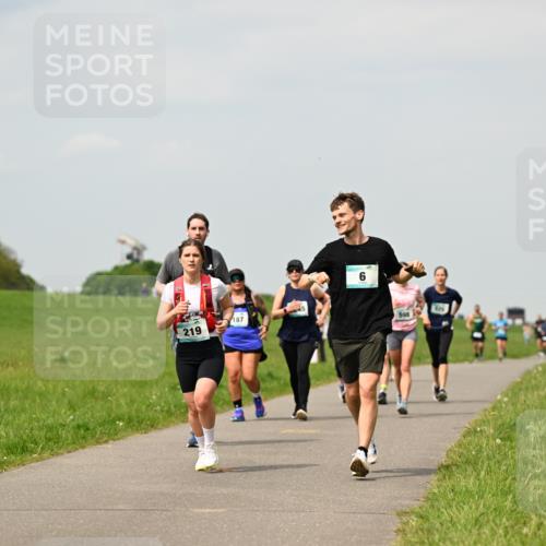 10.05.2026 - 8. Wedeler Halbmarathon Dr. Thomas Lammeyer http://msf.ph/oto/9703947 10.05.2026 11:50:58 Laufen 219, 187, 598 meine-sportfotos.de