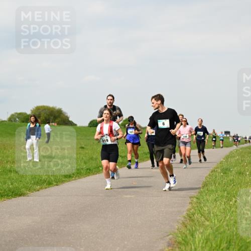 10.05.2026 - 8. Wedeler Halbmarathon Dr. Thomas Lammeyer http://msf.ph/oto/9703952 10.05.2026 11:50:58 Laufen 219, 187, 525 meine-sportfotos.de