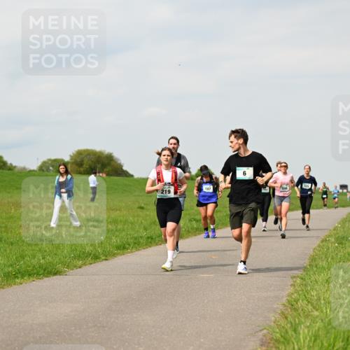 10.05.2026 - 8. Wedeler Halbmarathon Dr. Thomas Lammeyer http://msf.ph/oto/9703954 10.05.2026 11:50:59 Laufen 187, 2051, 598, 219 meine-sportfotos.de