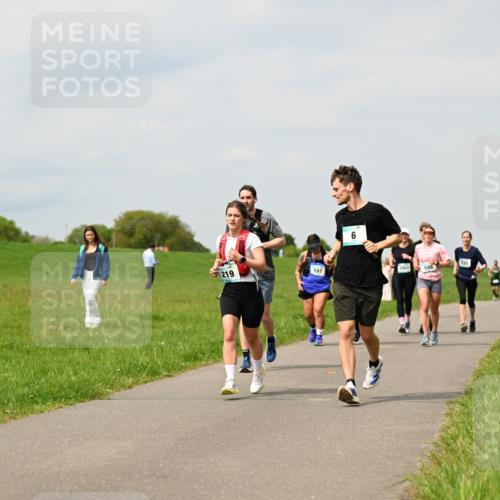 10.05.2026 - 8. Wedeler Halbmarathon Dr. Thomas Lammeyer http://msf.ph/oto/9703959 10.05.2026 11:50:59 Laufen 219, 187, 598 meine-sportfotos.de