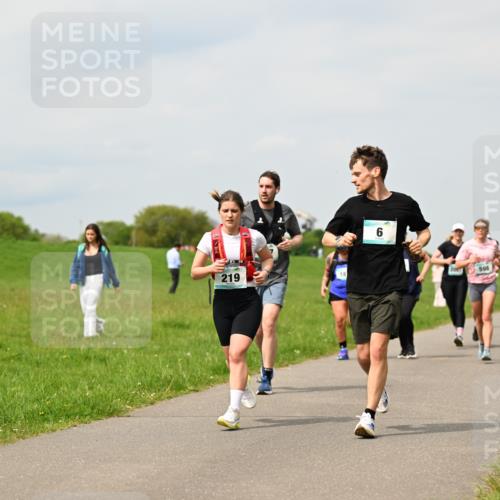10.05.2026 - 8. Wedeler Halbmarathon Dr. Thomas Lammeyer http://msf.ph/oto/9703963 10.05.2026 11:50:59 Laufen 219, 598 meine-sportfotos.de