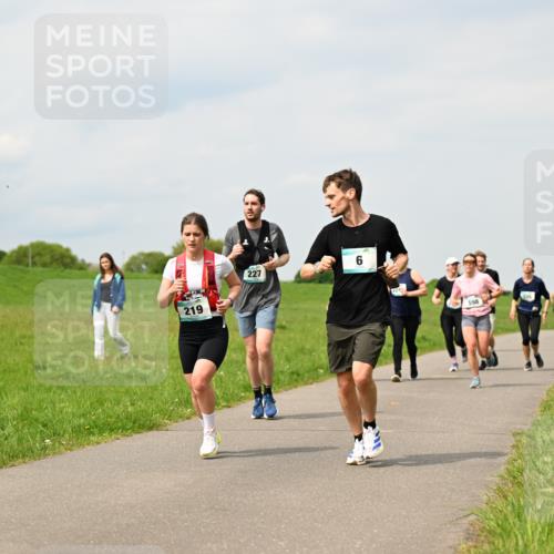 10.05.2026 - 8. Wedeler Halbmarathon Dr. Thomas Lammeyer http://msf.ph/oto/9703968 10.05.2026 11:51:00 Laufen 219, 227, 598 meine-sportfotos.de
