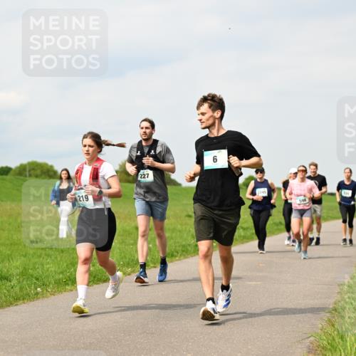 10.05.2026 - 8. Wedeler Halbmarathon Dr. Thomas Lammeyer http://msf.ph/oto/9703973 10.05.2026 11:51:00 Laufen 219, 227, 2245, 598 meine-sportfotos.de