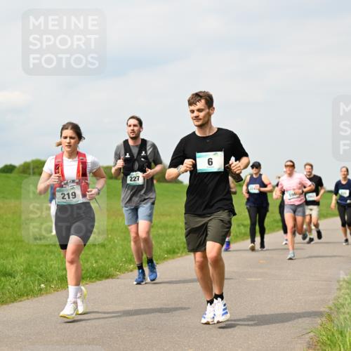 10.05.2026 - 8. Wedeler Halbmarathon Dr. Thomas Lammeyer http://msf.ph/oto/9703975 10.05.2026 11:51:01 Laufen 219, 227, 224, 596 meine-sportfotos.de