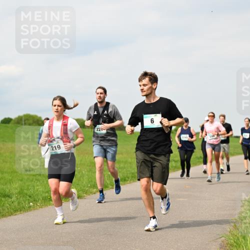 10.05.2026 - 8. Wedeler Halbmarathon Dr. Thomas Lammeyer http://msf.ph/oto/9703980 10.05.2026 11:51:01 Laufen 219, 2245, 598 meine-sportfotos.de