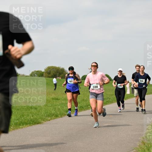10.05.2026 - 8. Wedeler Halbmarathon Dr. Thomas Lammeyer http://msf.ph/oto/9703996 10.05.2026 11:51:02 Laufen 187, 598, 205, 525 meine-sportfotos.de