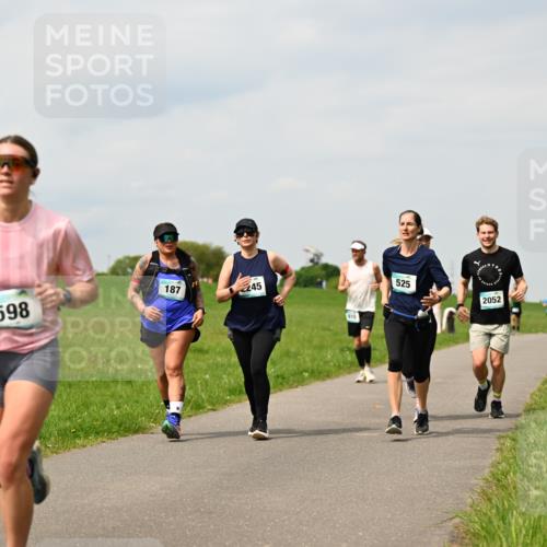 10.05.2026 - 8. Wedeler Halbmarathon Dr. Thomas Lammeyer http://msf.ph/oto/9704023 10.05.2026 11:51:04 Laufen 187, 598, 245, 610, 525, 2052 meine-sportfotos.de