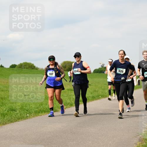 10.05.2026 - 8. Wedeler Halbmarathon Dr. Thomas Lammeyer http://msf.ph/oto/9704032 10.05.2026 11:51:05 Laufen 187, 2245, 525, 2052 meine-sportfotos.de