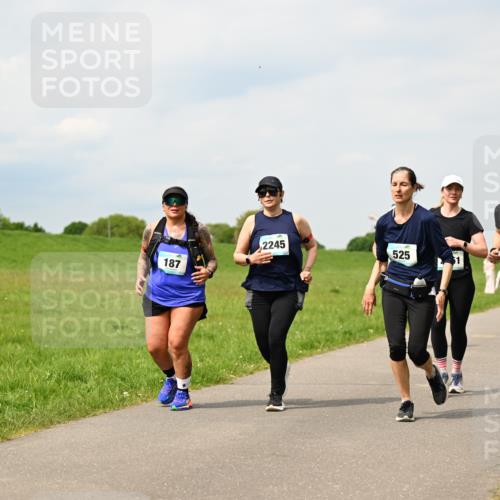 10.05.2026 - 8. Wedeler Halbmarathon Dr. Thomas Lammeyer http://msf.ph/oto/9704039 10.05.2026 11:51:05 Laufen 187, 2245, 525, 2052 meine-sportfotos.de