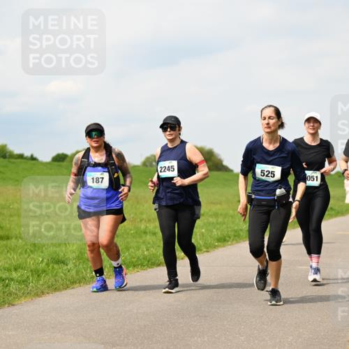 10.05.2026 - 8. Wedeler Halbmarathon Dr. Thomas Lammeyer http://msf.ph/oto/9704045 10.05.2026 11:51:06 Laufen 2245, 525, 2052, 051, 187 meine-sportfotos.de