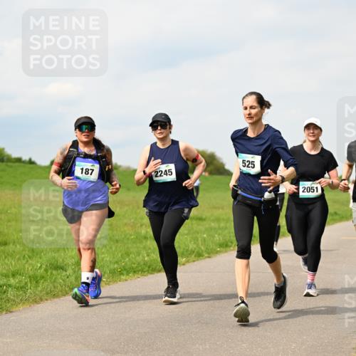 10.05.2026 - 8. Wedeler Halbmarathon Dr. Thomas Lammeyer http://msf.ph/oto/9704048 10.05.2026 11:51:06 Laufen 187, 2245, 525, 2051, 2052 meine-sportfotos.de