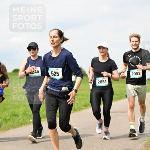 10.05.2026 - 8. Wedeler Halbmarathon Dr. Thomas Lammeyer http://msf.ph/oto/9704060 10.05.2026 11:51:07 Laufen 187, 245, 525, 2051, 2052 meine-sportfotos.de
