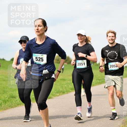 10.05.2026 - 8. Wedeler Halbmarathon Dr. Thomas Lammeyer http://msf.ph/oto/9704062 10.05.2026 11:51:07 Laufen 187, 525, 2051, 2052 meine-sportfotos.de