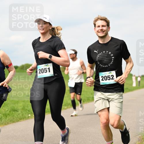 10.05.2026 - 8. Wedeler Halbmarathon Dr. Thomas Lammeyer http://msf.ph/oto/9704073 10.05.2026 11:51:08 Laufen 158, 2245, 2051, 2052 meine-sportfotos.de