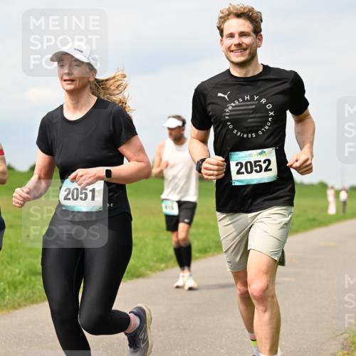 10.05.2026 - 8. Wedeler Halbmarathon Dr. Thomas Lammeyer http://msf.ph/oto/9704075 10.05.2026 11:51:08 Laufen 2052, 224, 2051 meine-sportfotos.de