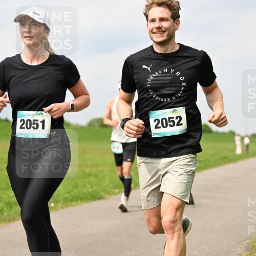10.05.2026 - 8. Wedeler Halbmarathon Dr. Thomas Lammeyer http://msf.ph/oto/9704077 10.05.2026 11:51:08 Laufen 2051, 2052 meine-sportfotos.de