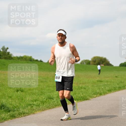 10.05.2026 - 8. Wedeler Halbmarathon Dr. Thomas Lammeyer http://msf.ph/oto/9704086 10.05.2026 11:51:09 Laufen 610 meine-sportfotos.de