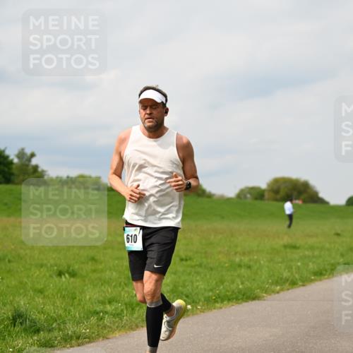 10.05.2026 - 8. Wedeler Halbmarathon Dr. Thomas Lammeyer http://msf.ph/oto/9704091 10.05.2026 11:51:09 Laufen 610 meine-sportfotos.de