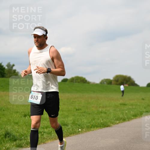 10.05.2026 - 8. Wedeler Halbmarathon Dr. Thomas Lammeyer http://msf.ph/oto/9704097 10.05.2026 11:51:10 Laufen 610 meine-sportfotos.de
