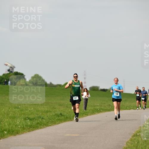 10.05.2026 - 8. Wedeler Halbmarathon Dr. Thomas Lammeyer http://msf.ph/oto/9704111 10.05.2026 11:51:12 Laufen 441, 159 meine-sportfotos.de
