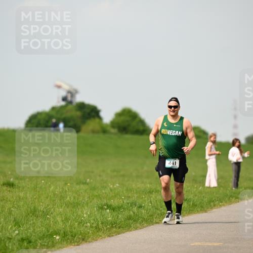 10.05.2026 - 8. Wedeler Halbmarathon Dr. Thomas Lammeyer http://msf.ph/oto/9704138 10.05.2026 11:51:14 Laufen 2018, 159, 441 meine-sportfotos.de