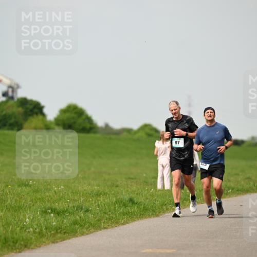 10.05.2026 - 8. Wedeler Halbmarathon Dr. Thomas Lammeyer http://msf.ph/oto/9704201 10.05.2026 11:51:26 Laufen 355 meine-sportfotos.de