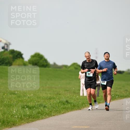 10.05.2026 - 8. Wedeler Halbmarathon Dr. Thomas Lammeyer http://msf.ph/oto/9704203 10.05.2026 11:51:26 Laufen 535 meine-sportfotos.de