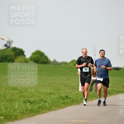 10.05.2026 - 8. Wedeler Halbmarathon Dr. Thomas Lammeyer http://msf.ph/oto/9704207 10.05.2026 11:51:26 Laufen  meine-sportfotos.de