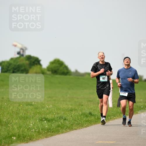 10.05.2026 - 8. Wedeler Halbmarathon Dr. Thomas Lammeyer http://msf.ph/oto/9704217 10.05.2026 11:51:27 Laufen 535 meine-sportfotos.de