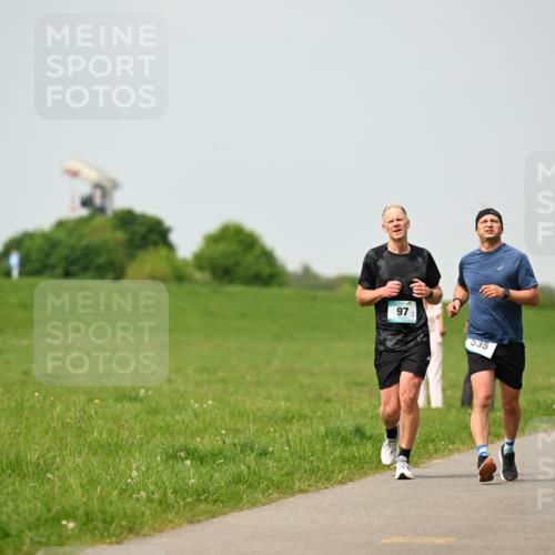 10.05.2026 - 8. Wedeler Halbmarathon Dr. Thomas Lammeyer http://msf.ph/oto/9704220 10.05.2026 11:51:27 Laufen 535 meine-sportfotos.de