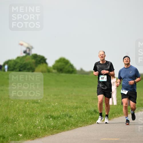 10.05.2026 - 8. Wedeler Halbmarathon Dr. Thomas Lammeyer http://msf.ph/oto/9704222 10.05.2026 11:51:27 Laufen 535 meine-sportfotos.de