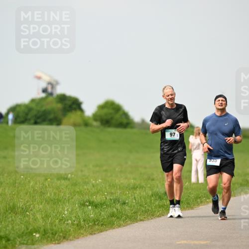 10.05.2026 - 8. Wedeler Halbmarathon Dr. Thomas Lammeyer http://msf.ph/oto/9704226 10.05.2026 11:51:28 Laufen 335 meine-sportfotos.de