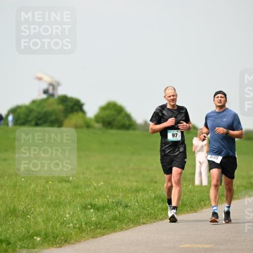 10.05.2026 - 8. Wedeler Halbmarathon Dr. Thomas Lammeyer http://msf.ph/oto/9704228 10.05.2026 11:51:28 Laufen 535 meine-sportfotos.de