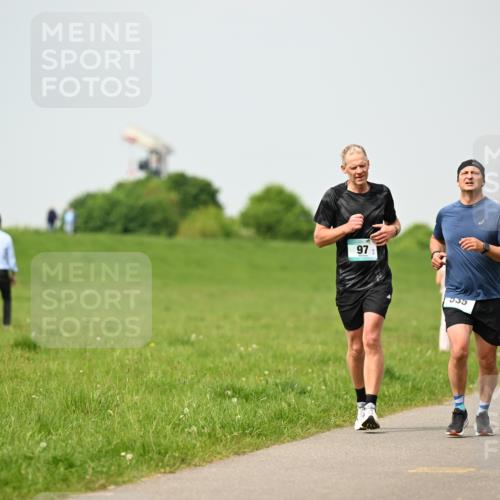 10.05.2026 - 8. Wedeler Halbmarathon Dr. Thomas Lammeyer http://msf.ph/oto/9704230 10.05.2026 11:51:29 Laufen  meine-sportfotos.de