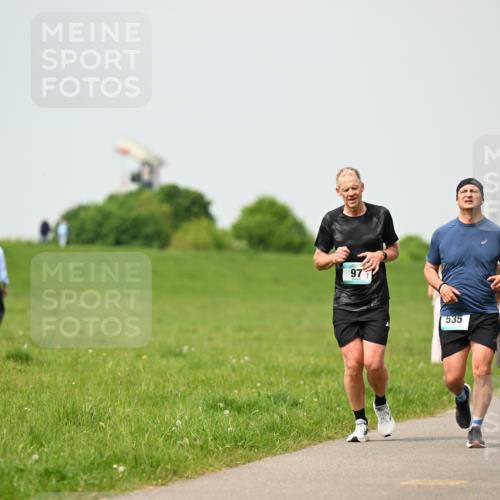 10.05.2026 - 8. Wedeler Halbmarathon Dr. Thomas Lammeyer http://msf.ph/oto/9704235 10.05.2026 11:51:28 Laufen 971, 535 meine-sportfotos.de