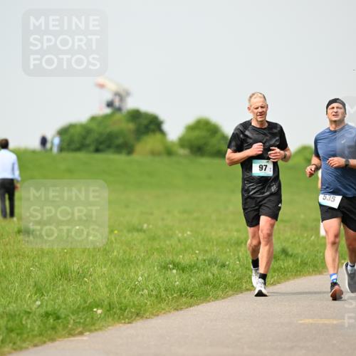 10.05.2026 - 8. Wedeler Halbmarathon Dr. Thomas Lammeyer http://msf.ph/oto/9704242 10.05.2026 11:51:29 Laufen 535 meine-sportfotos.de